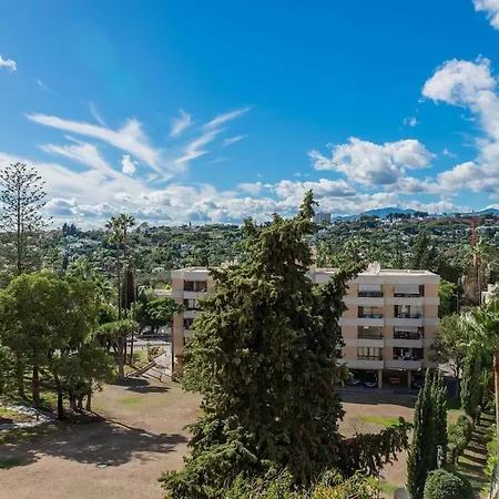 Apartment Newly Renovated Sunlit 3bdrm With Stunning Views
