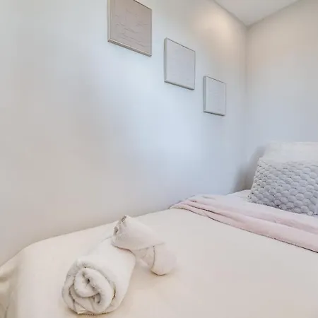 Newly Renovated Sunlit 3bdrm With Stunning Views * Marbella