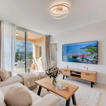 Newly Renovated Sunlit 3bdrm With Stunning Views Apartment Marbella