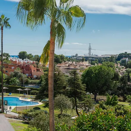 Newly Renovated Sunlit 3bdrm With Stunning Views