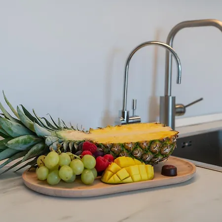 Newly Renovated Sunlit 3bdrm With Stunning Views Apartment
