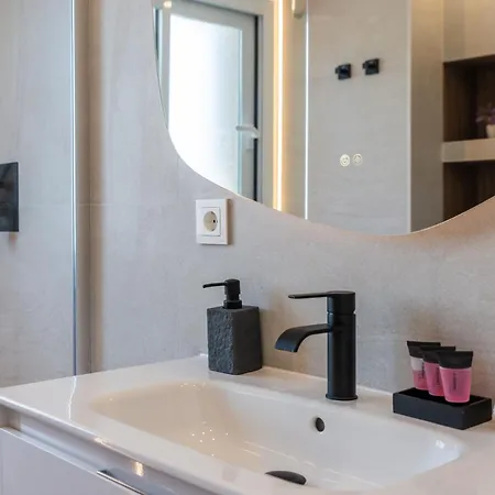 Apartment Newly Renovated Sunlit 3bdrm With Stunning Views Marbella